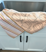 Load image into Gallery viewer, Fall Harvest Bloom Towels
