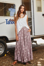 Load image into Gallery viewer, Lilac Floral Print Palazzo Pants
