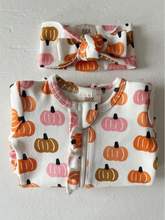 Load image into Gallery viewer, Pink Pumpkin Patch Baby Bow
