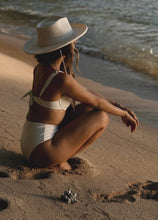 Load image into Gallery viewer, Oceana Seashell - Straw Hat
