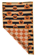 Load image into Gallery viewer, Ghoulish Grins Bloom Towels
