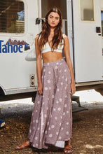 Load image into Gallery viewer, Lilac Floral Print Palazzo Pants
