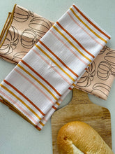 Load image into Gallery viewer, Fall Harvest Bloom Towels
