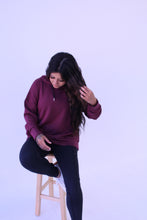 Load image into Gallery viewer, Cropped runner sweatshirt
